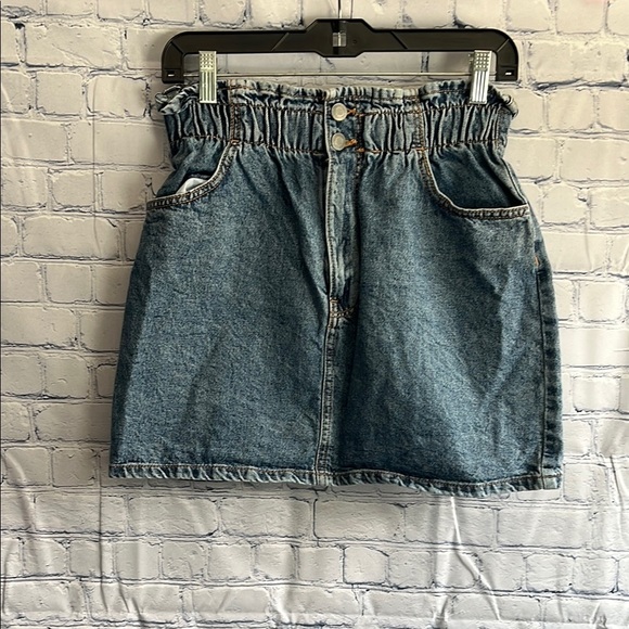 Bershka Dresses & Skirts - Bershka Denim Blue Denim Ruffle Top, Elastic Waist Skirt Womans Size Large‎